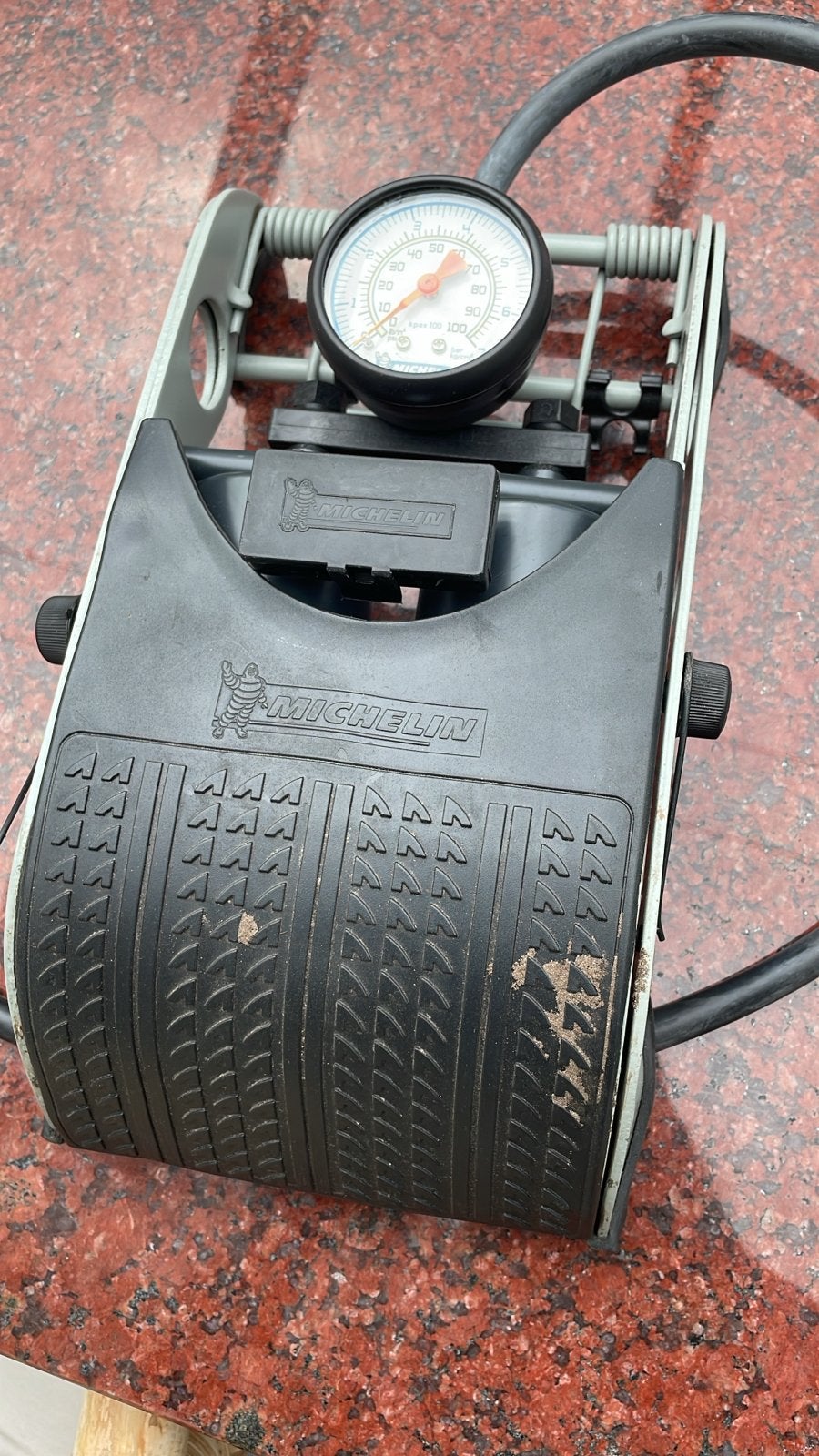 Michelin Voetpomp Dubbele Cilinders met Manometer, Ophalen of Verzenden, Drukmeter, Gebruikt