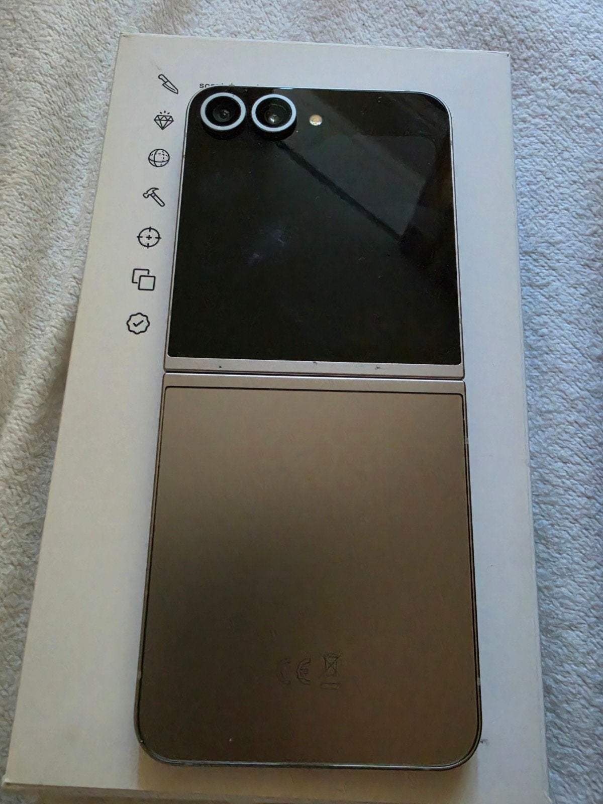 Samsung Galaxy Z Flip 6 - 512GB zilver met Latercase hoesje., Telecommunicatie, Mobiele telefoons | Samsung, Touchscreen, Zo goed als nieuw