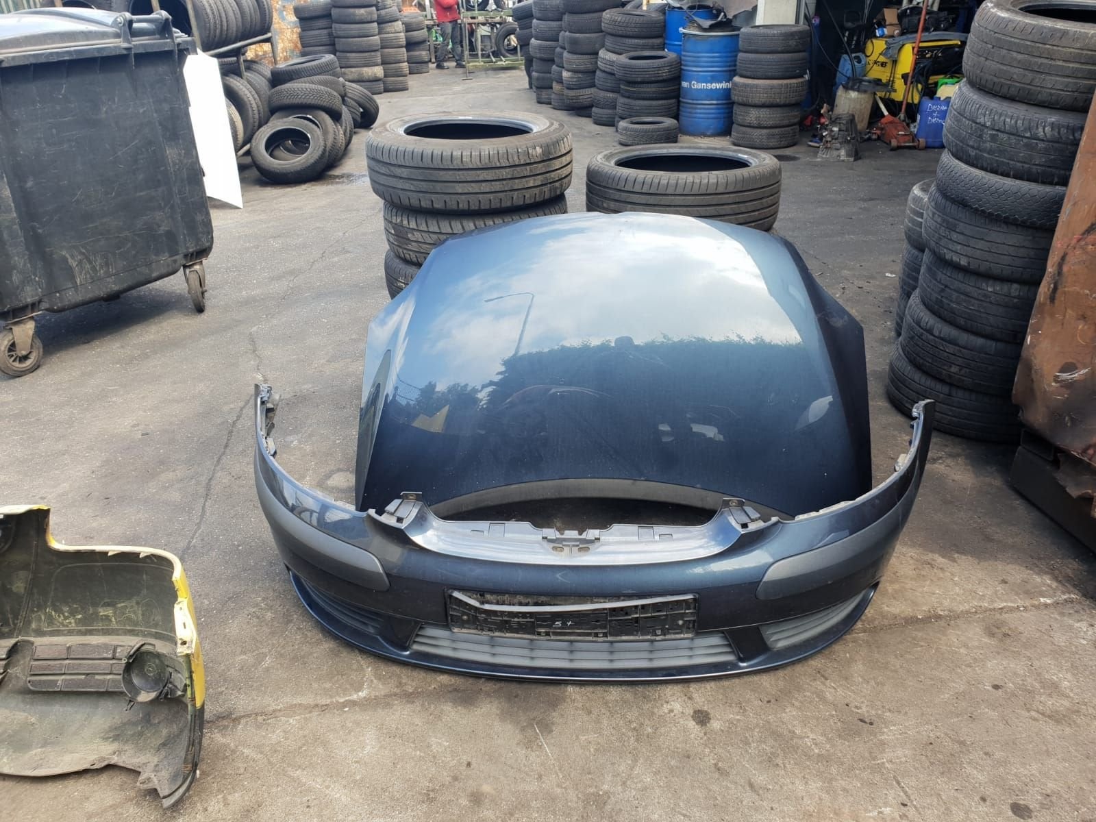 VW GOLF V  PLUS VOORBUMPER BJ 2009, Auto-onderdelen, Gebruikt, -, -, Ophalen of Verzenden
