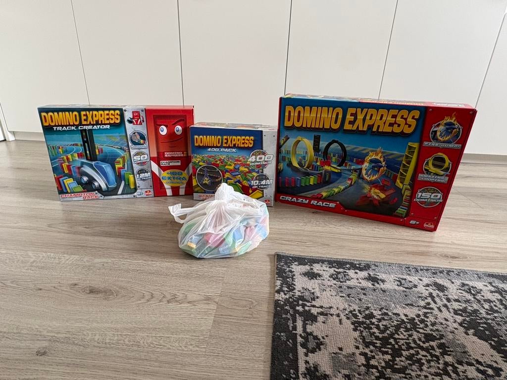Dominostenen en banen. Compleet met extra stenen, Ophalen, Zo goed als nieuw, Jongen of Meisje