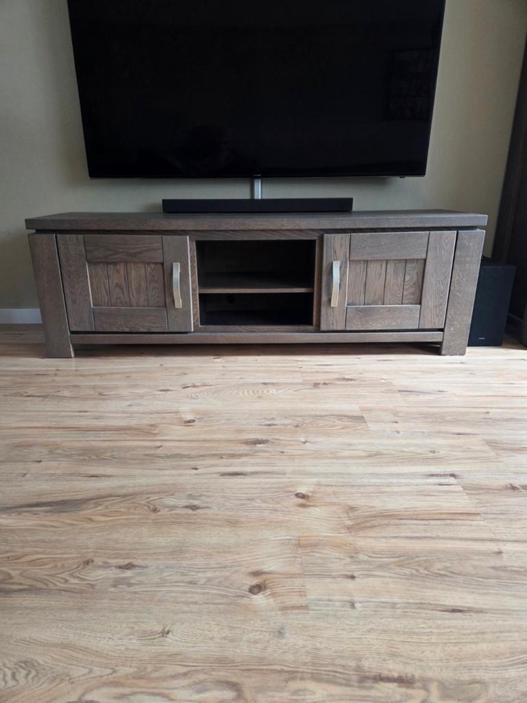 Massief houten tv meubel bruin, Ophalen, 150 tot 200 cm, Zo goed als nieuw, Minder dan 100 cm