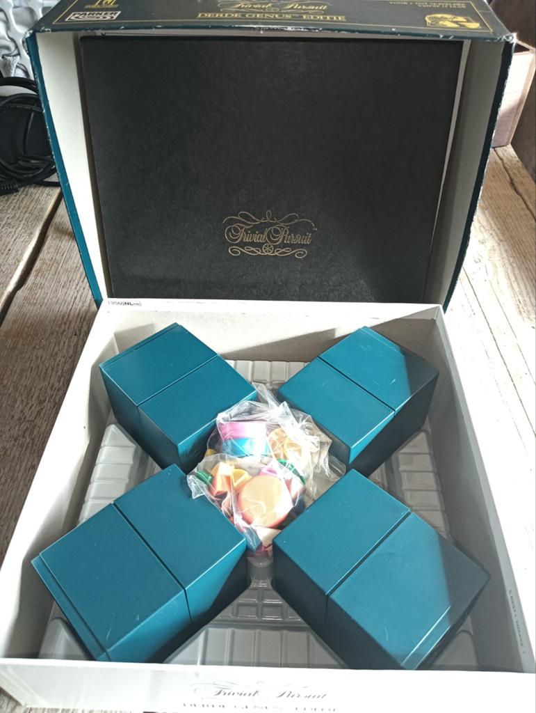 Triviant Pursuit. Derde Genus Editie, Hobby en Vrije tijd, Gezelschapsspellen | Bordspellen, Ophalen