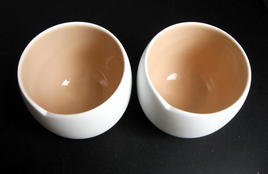 Twee Lungo Nespresso lungo kopjes ontwerp India Mahdavi, Ophalen of Verzenden, Zo goed als nieuw, Overige stijlen, Kop(pen) en/of Schotel(s)