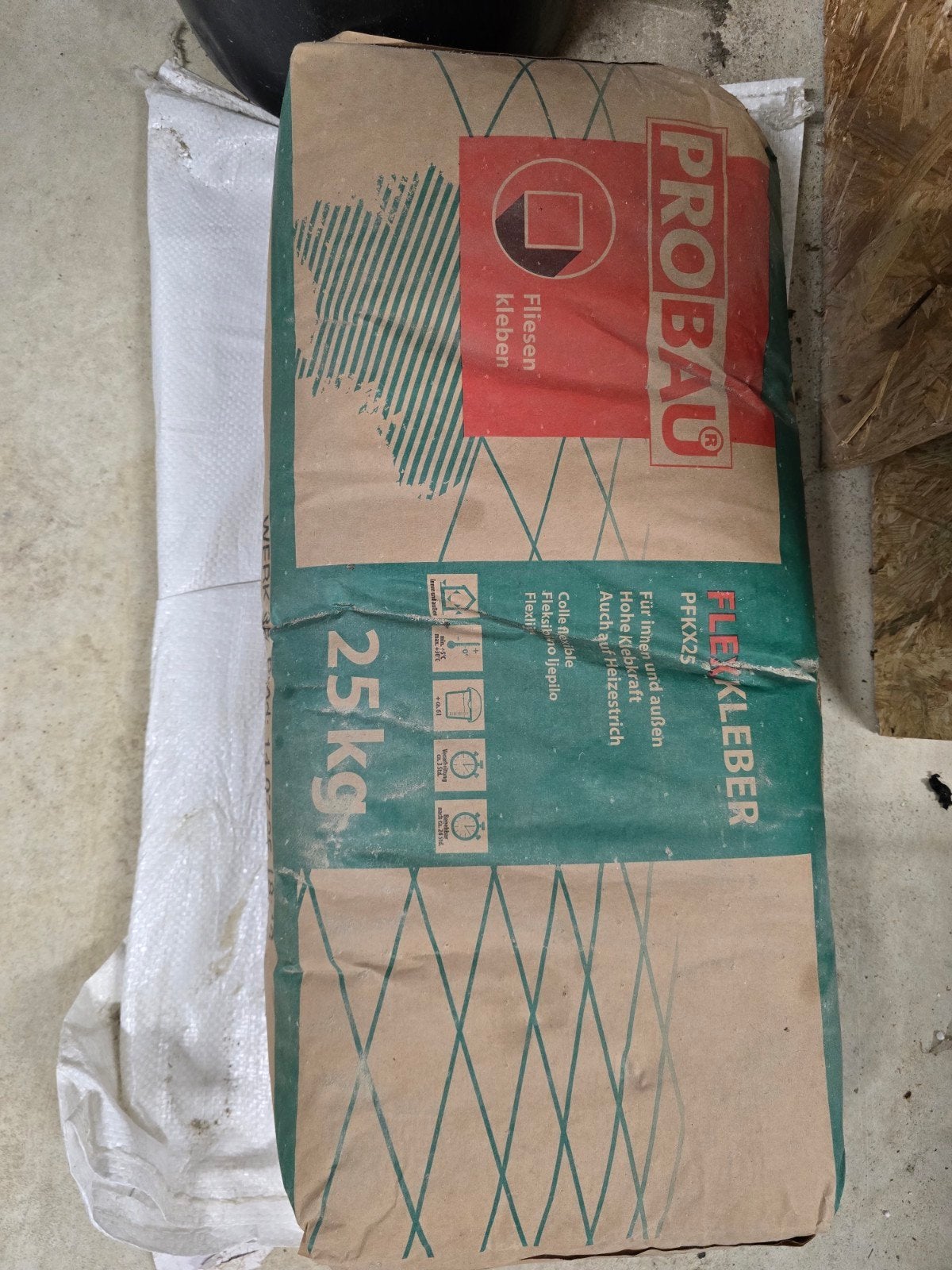 25 kg tegellijm voor binnen en buiten, Ophalen, Overige materialen, 30 cm of meer, 50 tot 150 cm