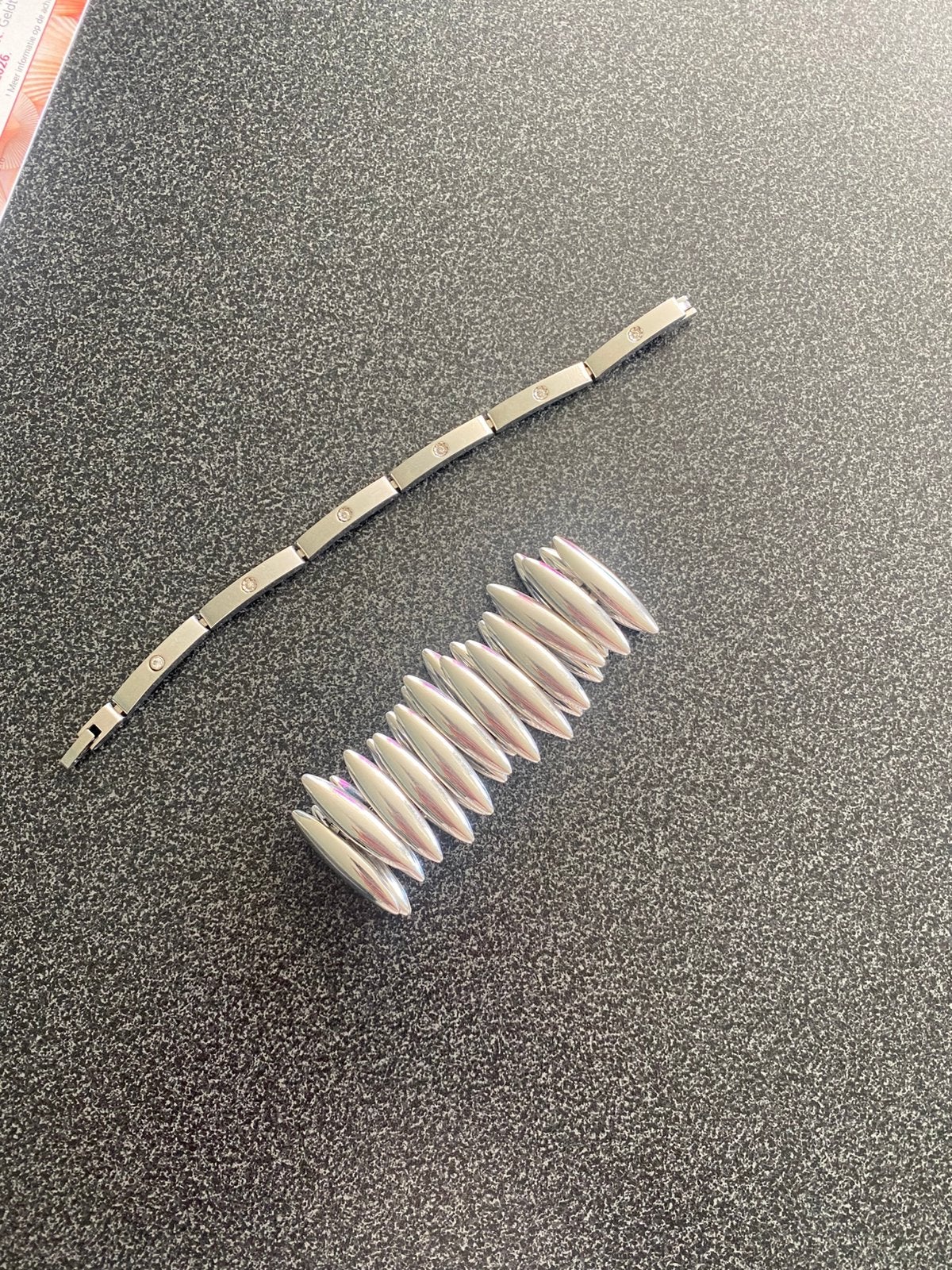 Armband van het merk Fossil en een merkloos, Ophalen, Zo goed als nieuw, Zilver, Leer