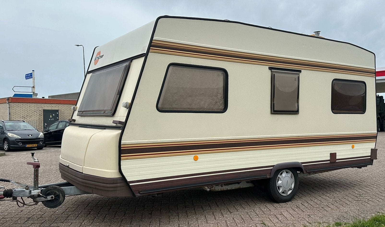 Burstner 4352 lux inclusief Voortent en luifel, Vast bed, Treinzit, Particulier, Bürstner