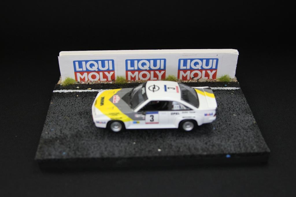 Diorama circuit met muur 1:43 Liqui Moly, Hobby en Vrije tijd, Modelbouw | Figuren en Diorama's, Nieuw, Diorama, 1:35 tot 1:50