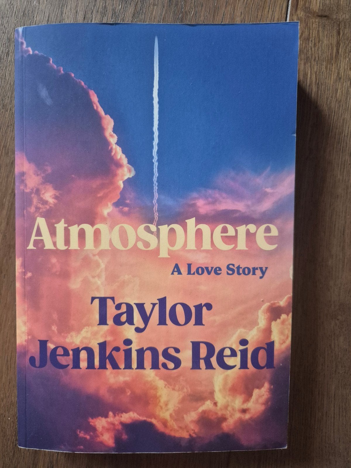Atmosphere: A Love Story - Taylor Jenkins Reid, Ophalen of Verzenden, Zo goed als nieuw, Taylor Jenkins Reid, Europa overig