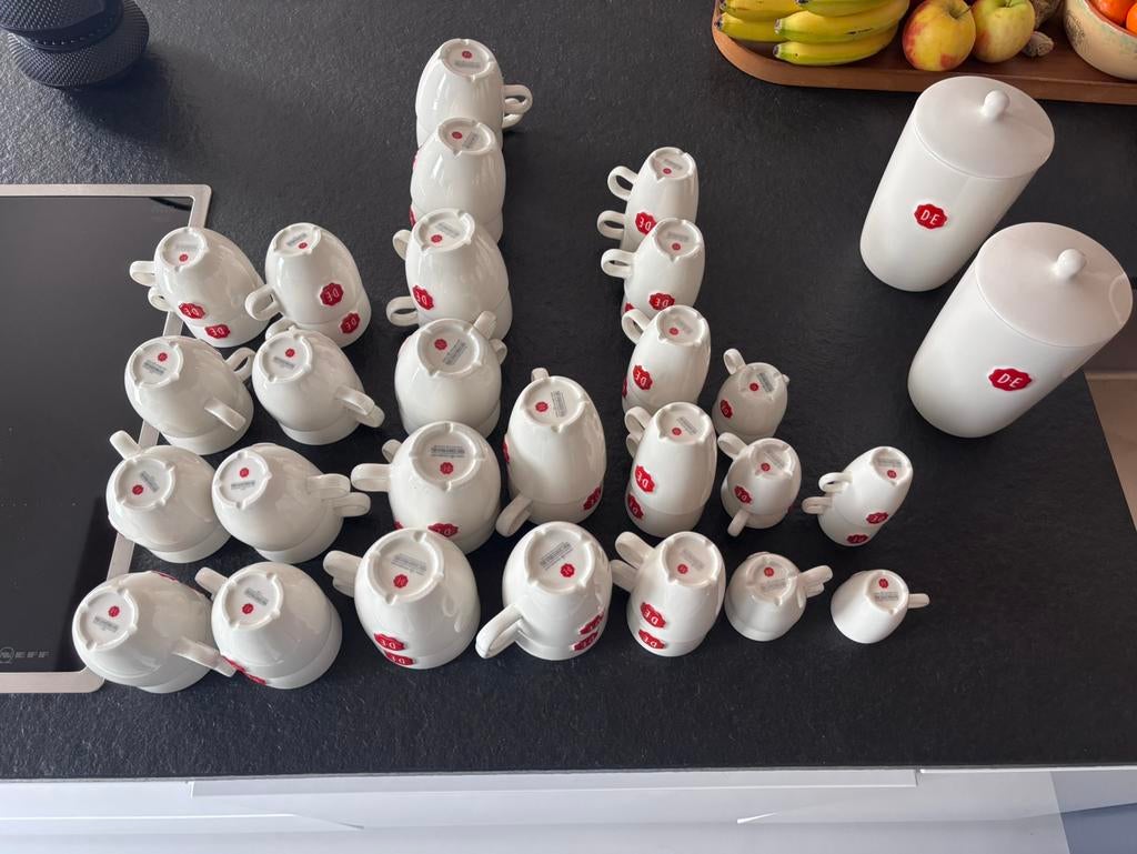Douwe Egberts servies 94 delig, Ophalen, Zo goed als nieuw, Overige stijlen, Kop(pen) en/of Schotel(s)