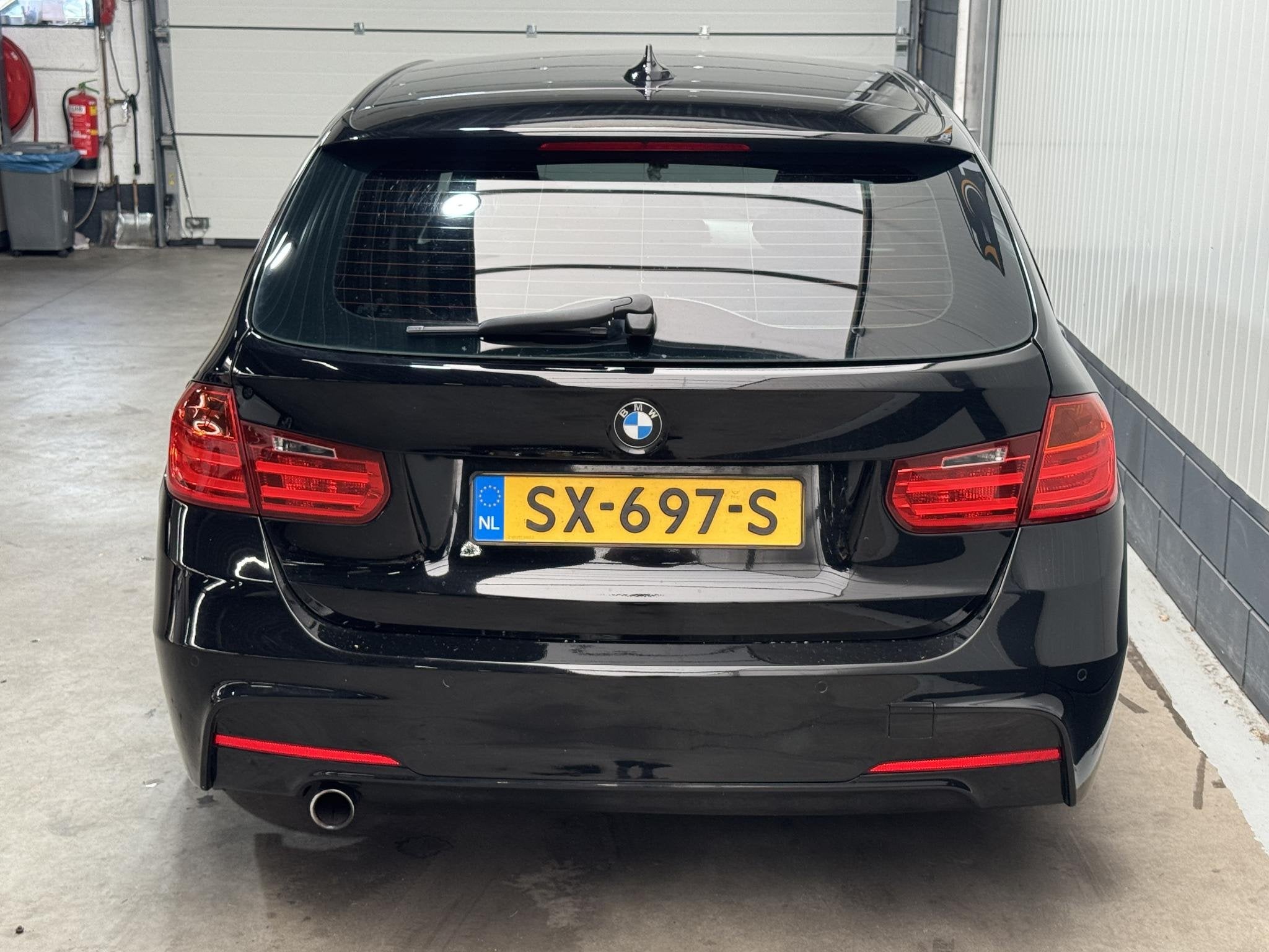 Foto 6 van BMW 3-serie Touring 320d EfficientDynamics Edition High Exec