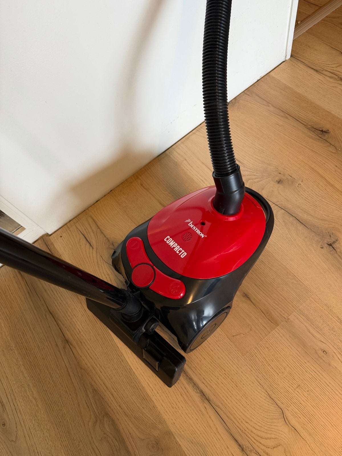 Bestron Compacto Kinder Stofzuiger - Rood/Zwart, Witgoed en Apparatuur, Overige merken, Gebruikt, Ophalen of Verzenden, Sledestofzuiger