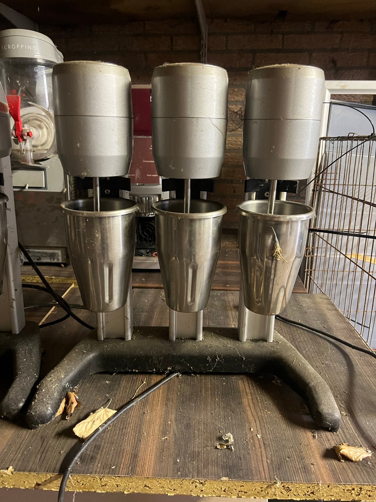 Professionele Milkshake Machine - 3 Bekers en 2 Bekers, Minder dan 1 liter, Ophalen, Gebruikt, 1 snelheid