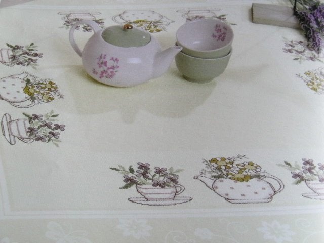 Borduurpatroon  Bloemen op kleed   nr 5664, Verzenden, Nieuw, Handborduren, Patroon
