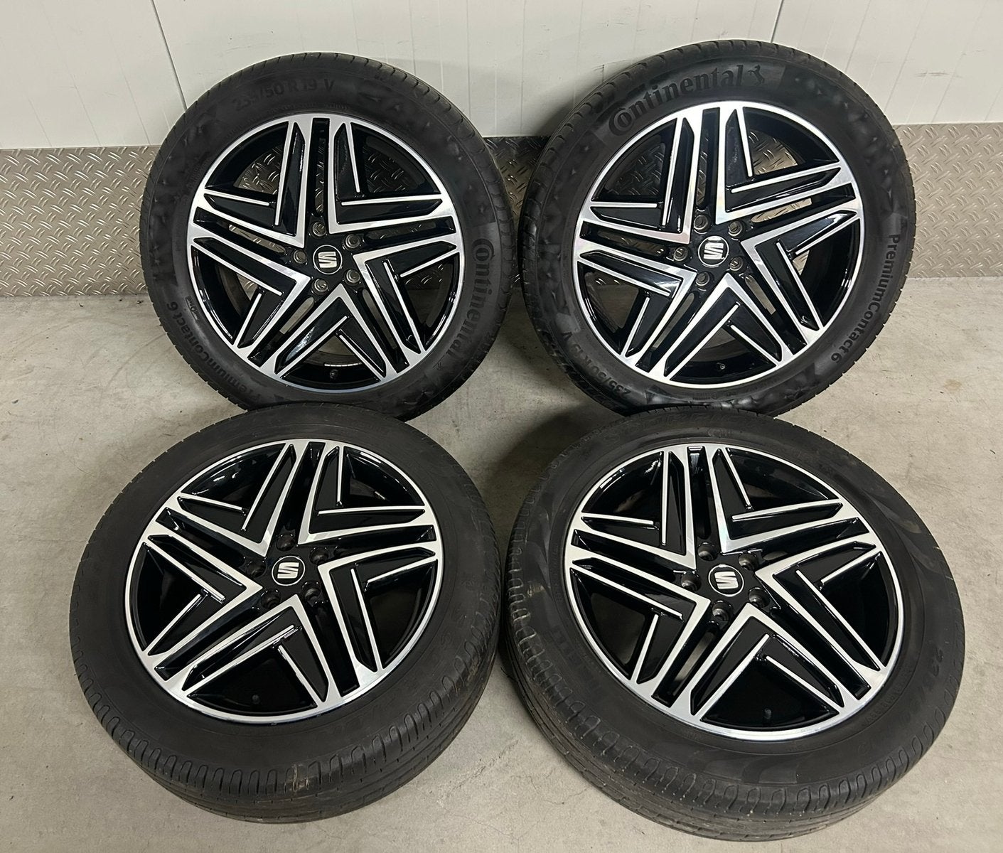 Originele SEAT Tarraco FR 19 inch 5x112 zomer 235/50/19, SEAT, Gebruikt, Banden en Velgen, 235 mm