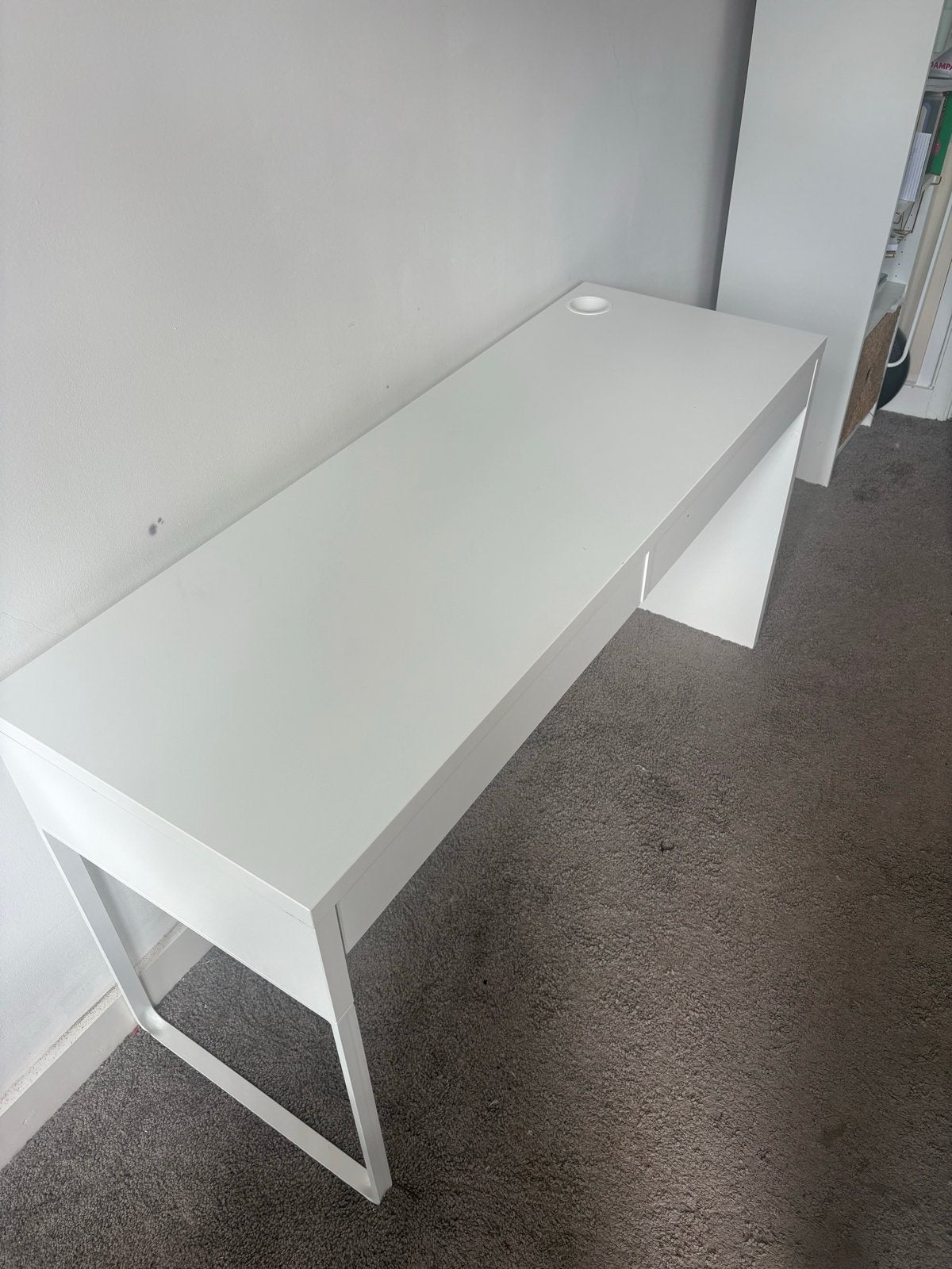 IKEA MICKE bureau wit 142x50 cm, Huis en Inrichting, Ophalen, Gebruikt, Met lades, Spaanplaat of MDF