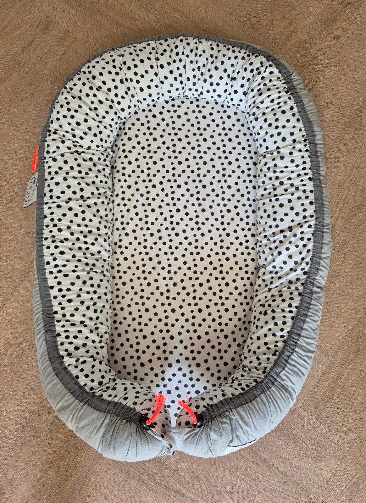 Done by Deer babynestje met stippen, Kinderen en Baby's, Babywiegjes en Ledikanten, Ophalen, Gebruikt, Overige typen