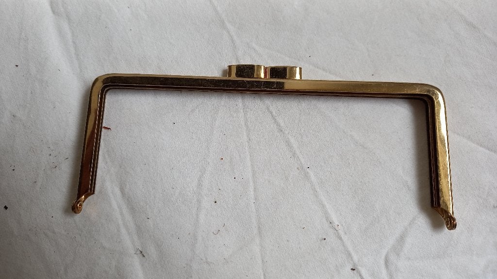 Ruim 109 Vintage portemonnee beugels, Ophalen of Verzenden, Nieuw, Knoop of Knopen