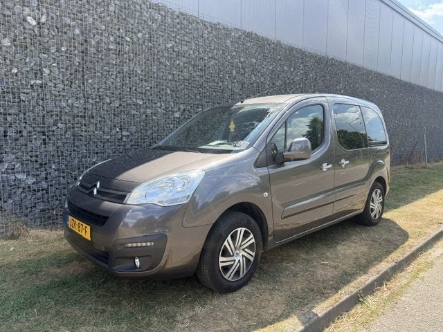 Citroën Berlingo 1.2 PureTech Feel 5 Persoons (bj 2017), Auto's, Voorwielaandrijving, Gebruikt, 1199 cc, 3 cilinders