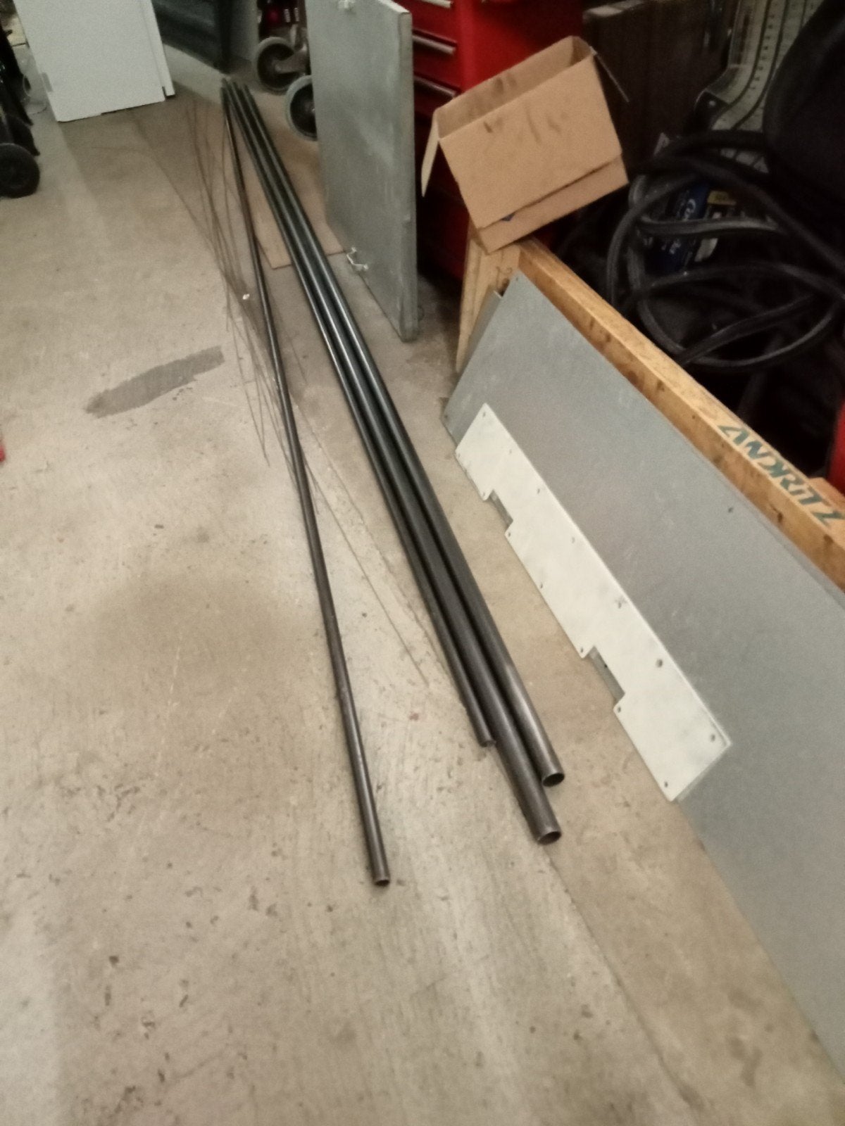 Stalen buis buizen 4 stuks ongeveer 4 meter lang, Doe-het-zelf en Verbouw, Ophalen, Zo goed als nieuw, IJzer
