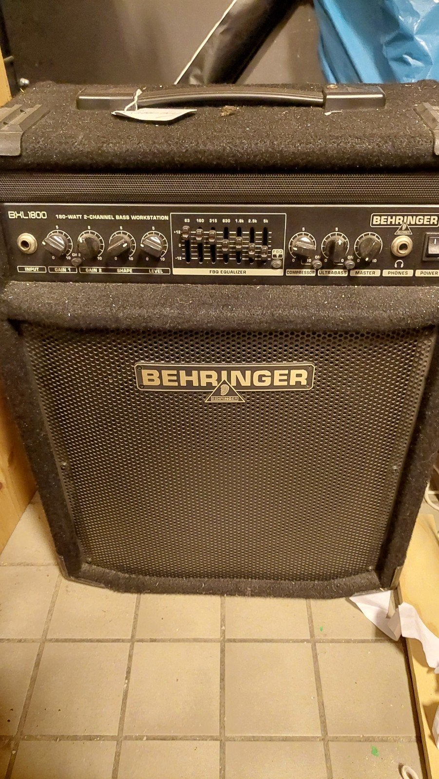 Behringer Ultrabass BXL1800 180-watt 2-kanaals basversterker, Ophalen, Gebruikt, Basgitaar, 100 watt of meer