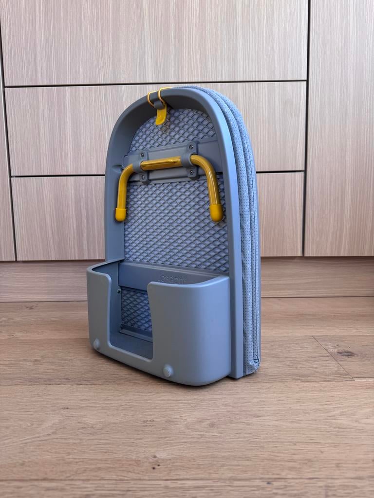 Compact opvouwbaar strijkplankje van Joseph Joseph, Ophalen, Zo goed als nieuw