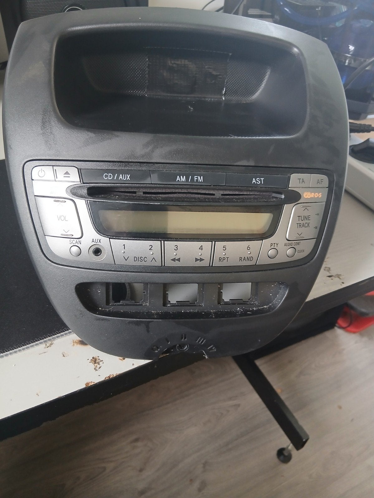 Toyota Aygo/Citroën C1/Peugeot 107 Radio CD/AUX Speler, Ophalen of Verzenden, Zo goed als nieuw