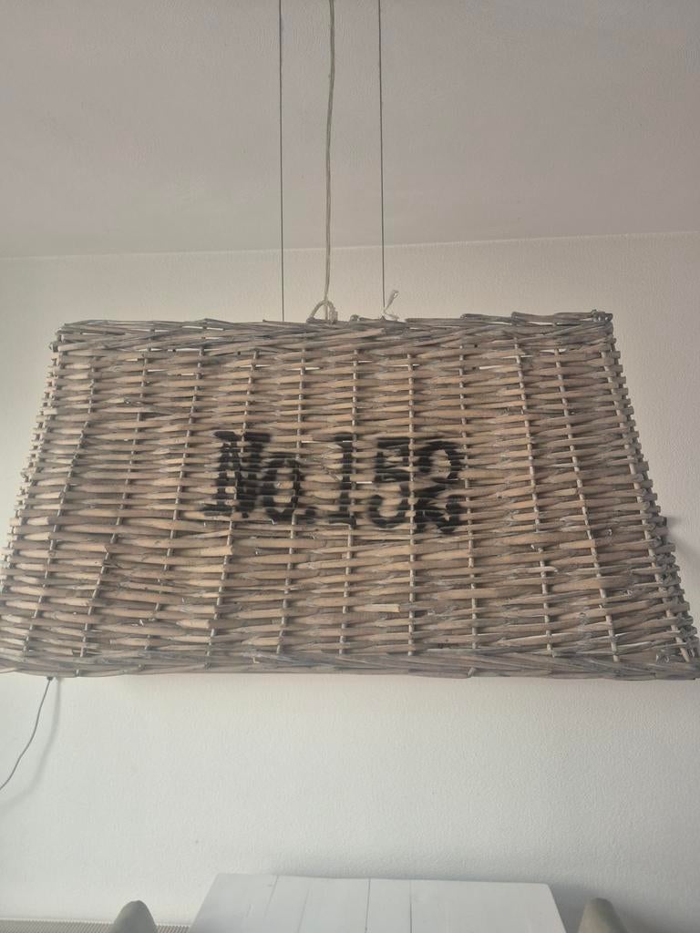 Grote rieten hanglamp met nummer 158, Huis en Inrichting, Lampen | Hanglampen, Ophalen, Overige materialen, Gebruikt, Minder dan 50 cm