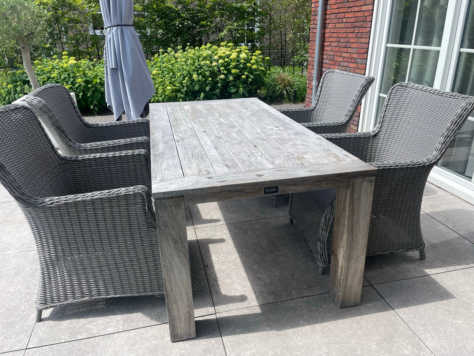 Tuinset: ROUGH-X eettafel met 4 Intenso Milano stoelen, Ophalen, 4 zitplaatsen, Gebruikt, Eettafel