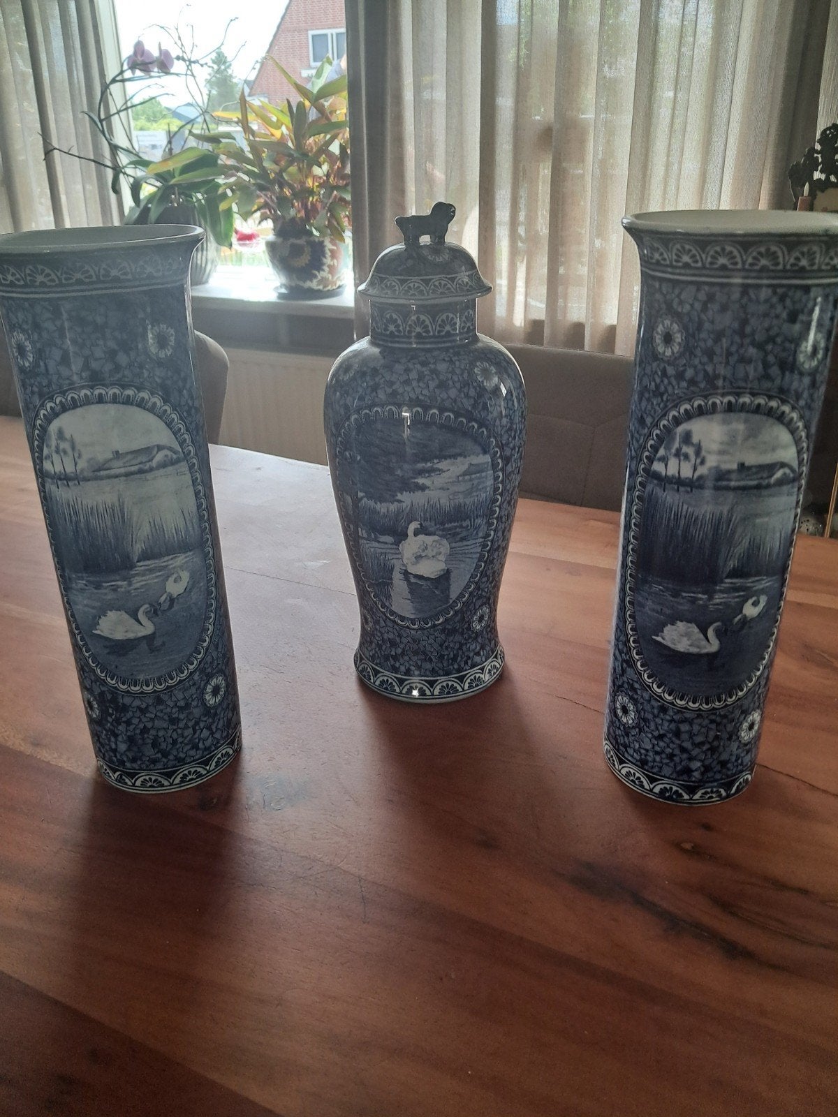Delfsblauwe vazen zwaan, Antiek en Kunst, Ophalen of Verzenden
