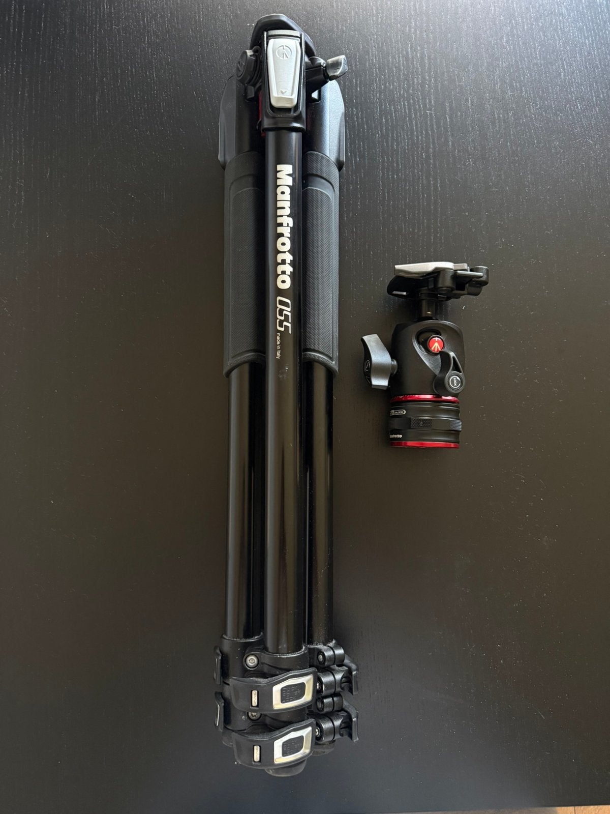 Manfrotto MT055XPRO3 & MHXPRO-BHQ2 ball head, Ophalen of Verzenden, Zo goed als nieuw, Balhoofd