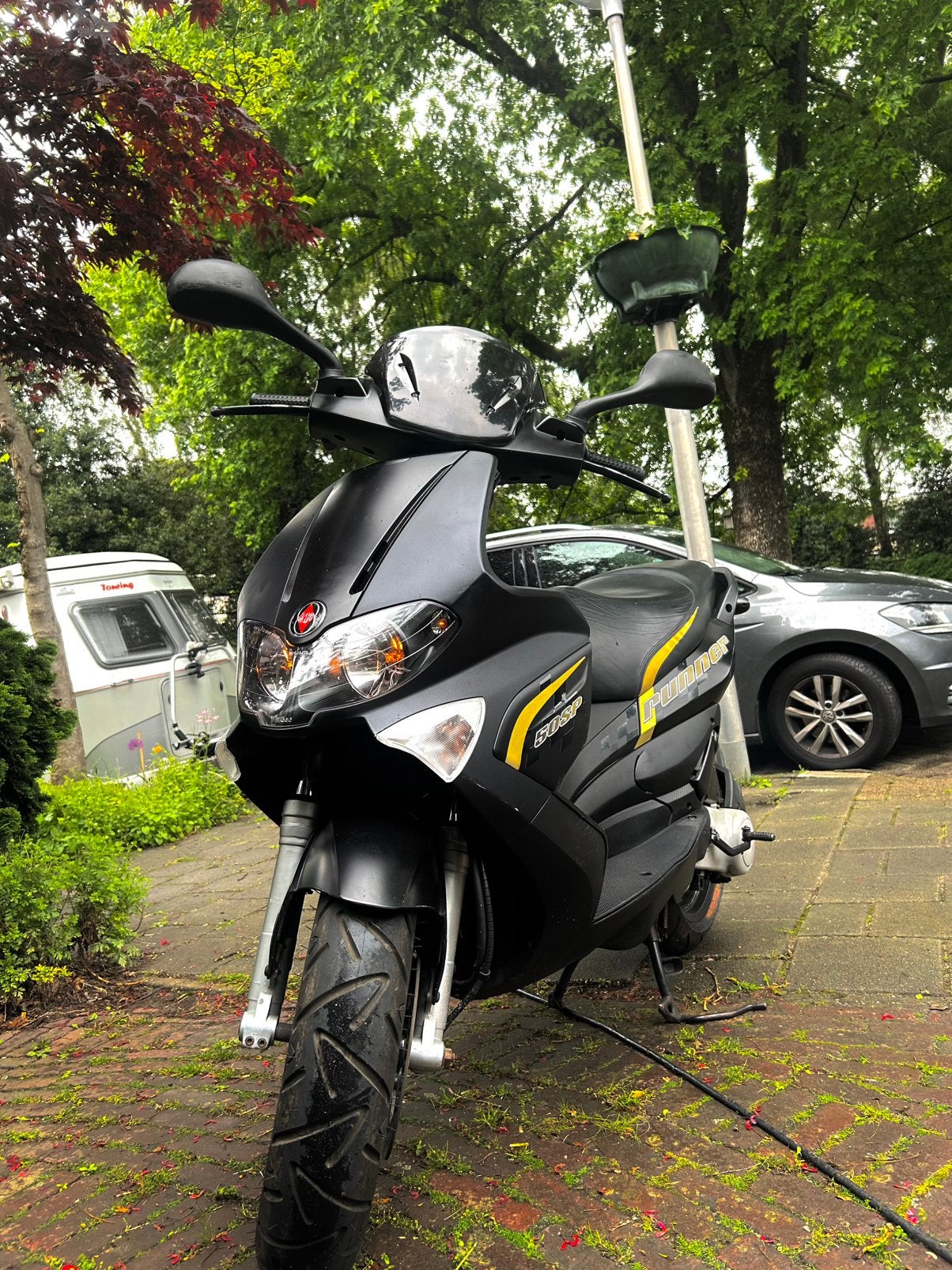 Runner rst, Fietsen en Brommers, Scooters | Aprilia, Zo goed als nieuw, Overige modellen, Benzine, Ophalen