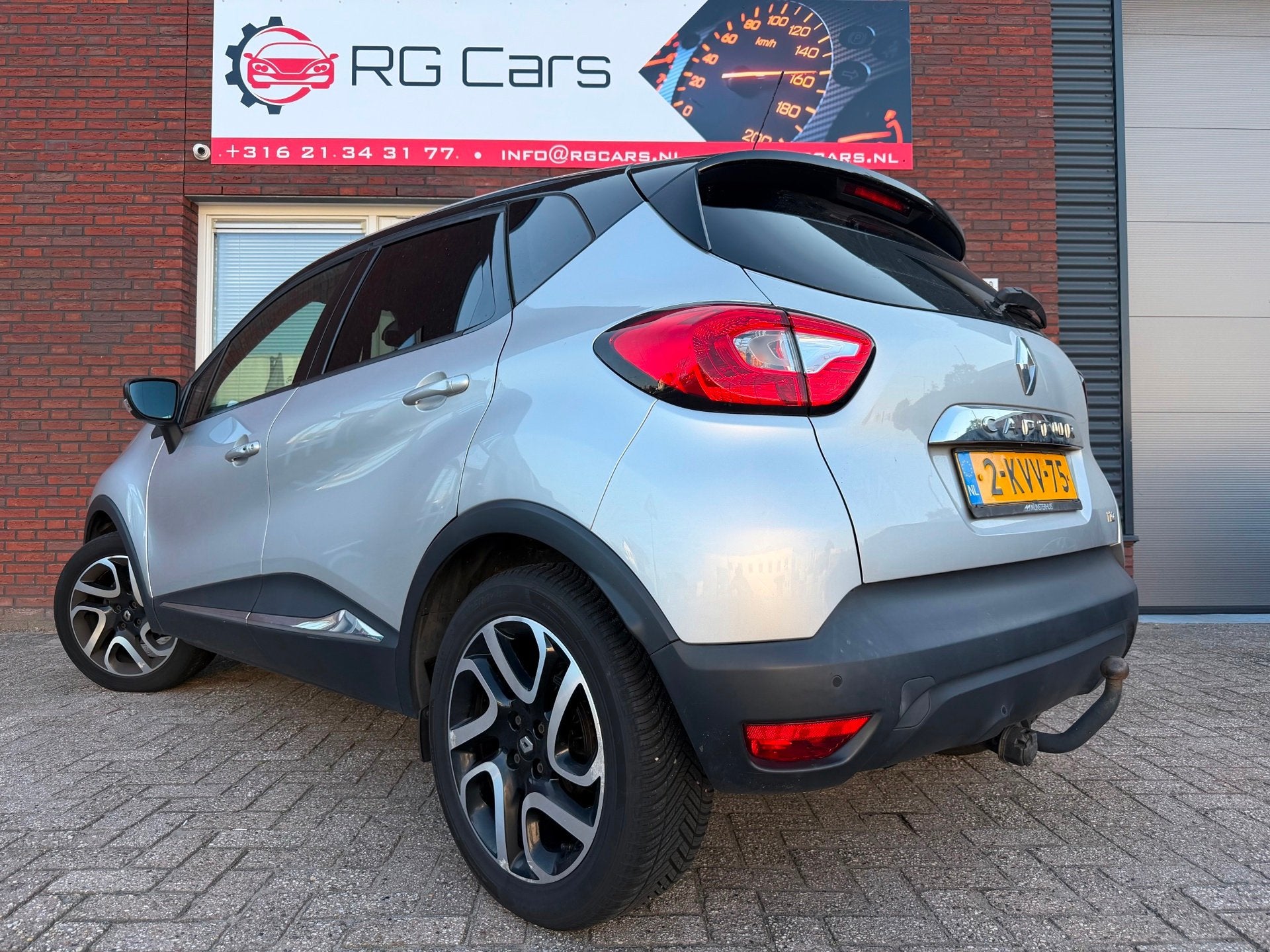 Renault Captur 0.9 TCe Dynamique / Navi / PDC / Ketting vv /, Voorwielaandrijving, Stof, Gebruikt, Met garantie (alle)