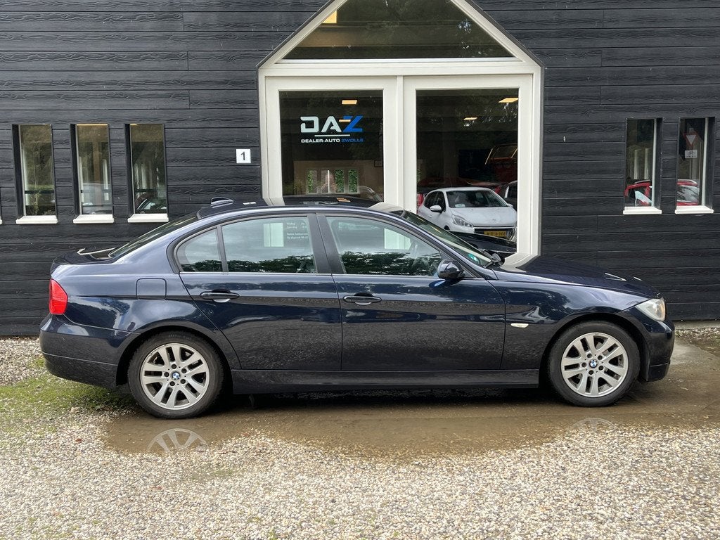 BMW 3-serie 320i Dynamic Executive Ecc/Audio/Navi/Leer/Lm, Auto's, BMW, Parkeersensor, Achterwielaandrijving, 4 cilinders, 150 pk