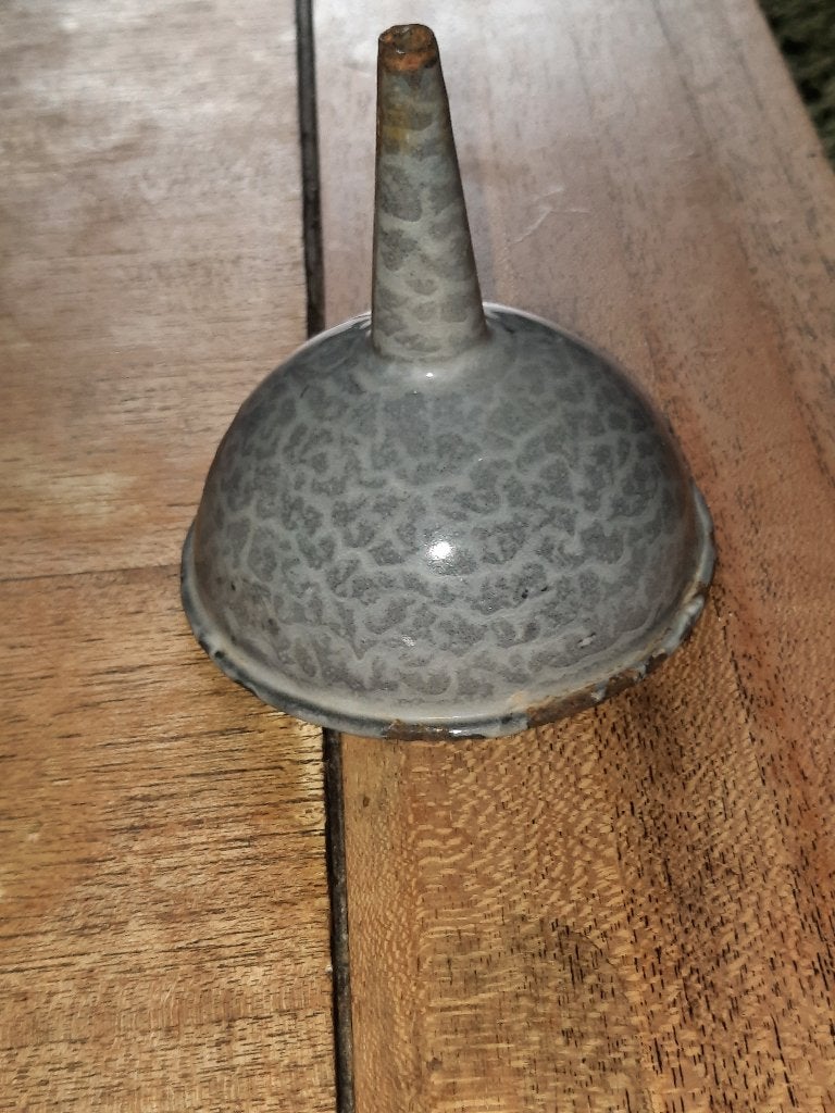 Grijsgewolkte trechter, Antiek en Kunst, Ophalen of Verzenden