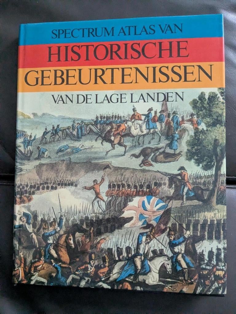 Atlas van Historische gebeurtenissen van de Lage Landen, Boeken, Ophalen of Verzenden, Zo goed als nieuw