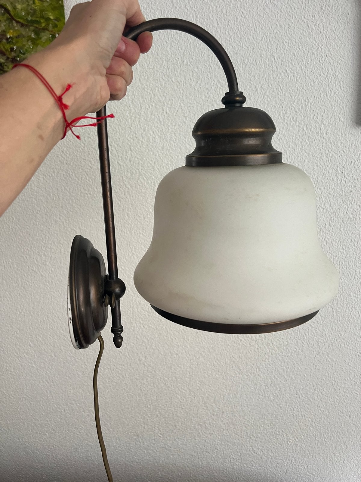 Klassieke wandlamp met melkglas kap ca. 23 cm doorsnede, Gebruikt, Bruin, Indirect licht, Glas