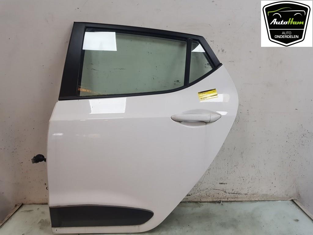 Portier Links Achter Hyundai i10 (B5) 2014 77003B9011, Hyundai Motor Deutschland GmbH, Gebruikt, Hyundai, Kaiserleipromenade 5, Offenbach am Main 63067, , Duitsland