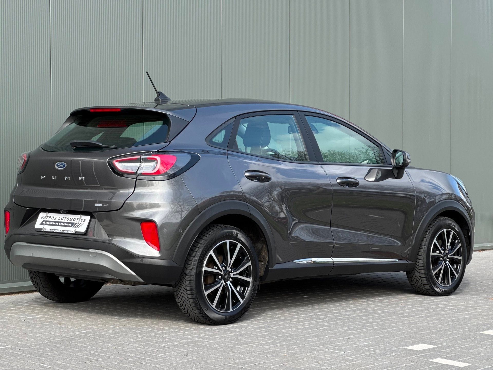 Ford Puma 1.0 EcoBoost Hybrid Titanium // Automaat // CarPla, Dealer onderhouden, 125 pk, Origineel Nederlands, Hybride Elektrisch/Benzine