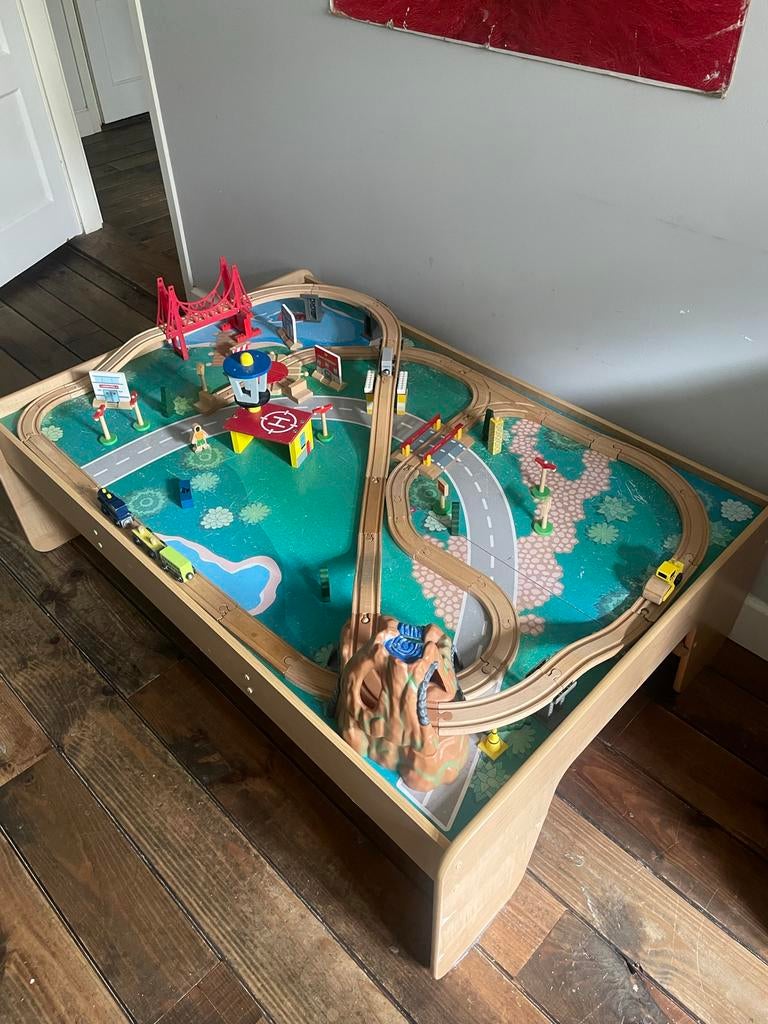 Houten treinbaan met tafel t.e.a.b!, Ophalen, Gebruikt, Jongen of Meisje