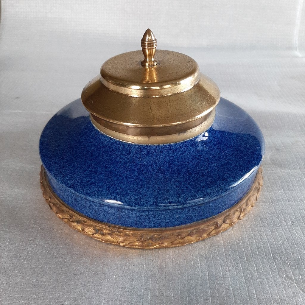Sèvres inktpot gemerkt, met deksel, Ophalen
