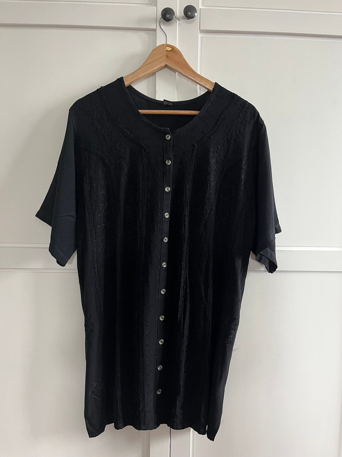 Lange blouse, korte mouw, kleur zwart, Kleding | Dames, Blouses en Tunieken, Ophalen of Verzenden, Zo goed als nieuw, Zwart