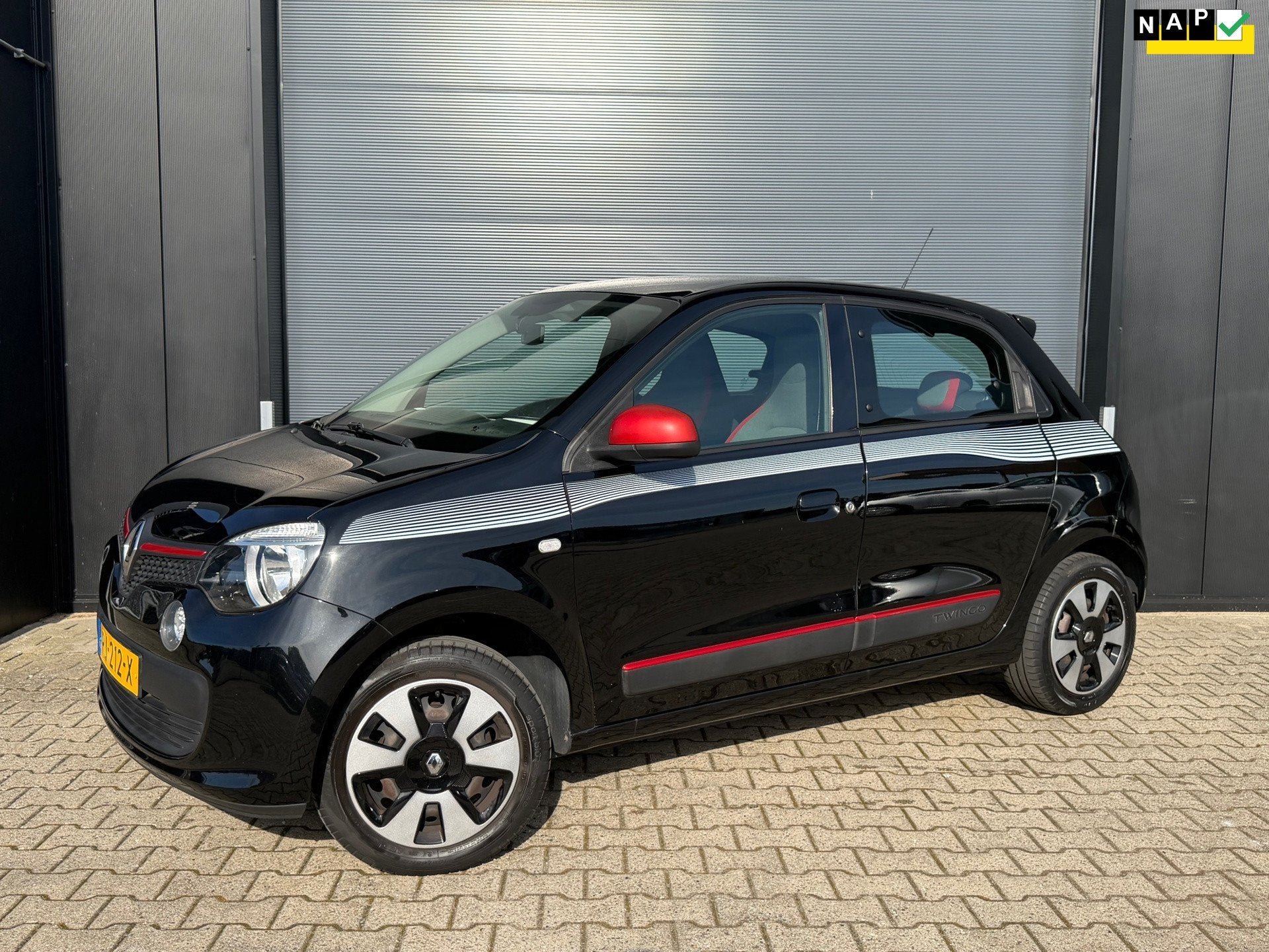 Renault Twingo 1.0 SCe Collection Lage kilometerstand, Auto's, Gebruikt, 840 kg, 4 stoelen, Zwart