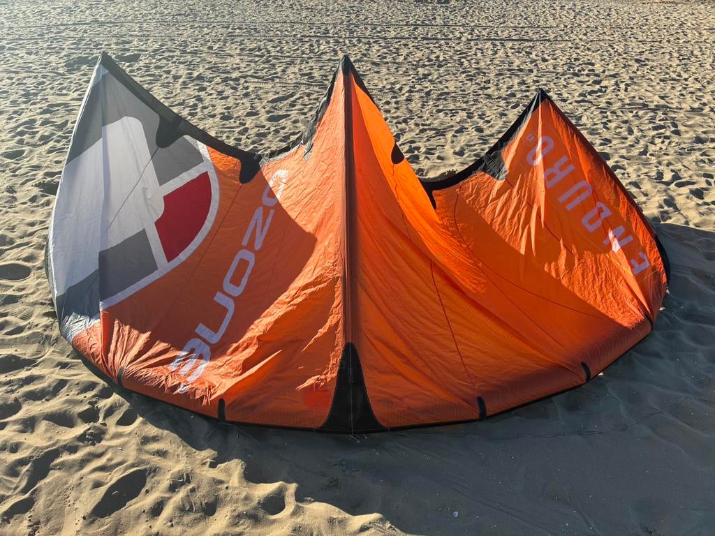 Ozone Enduro v3 10m, Watersport en Boten, Kitesurfen, Gebruikt, 10 m², Geen board, Ophalen of Verzenden
