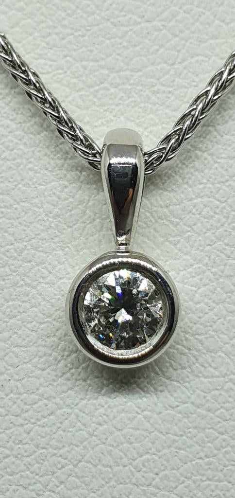 Wit gouden collier met briljant hanger, Ophalen, Wit, Nieuw, Met edelsteen