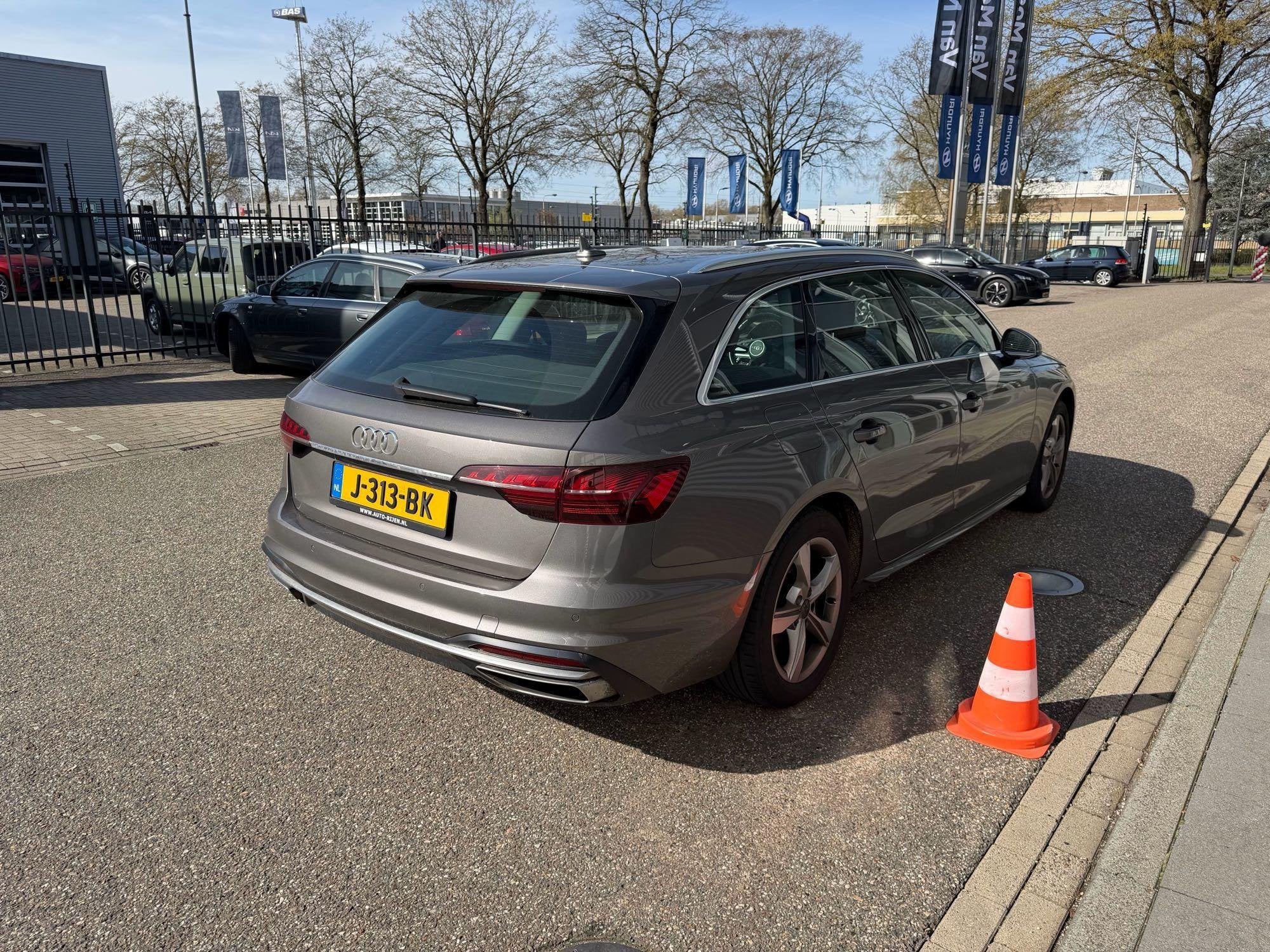 Audi A4 Avant 35 TFSI Launch edition Business 150 PK | Autom, Auto's, Audi, 12 maanden, Stof, Gebruikt, 4 cilinders