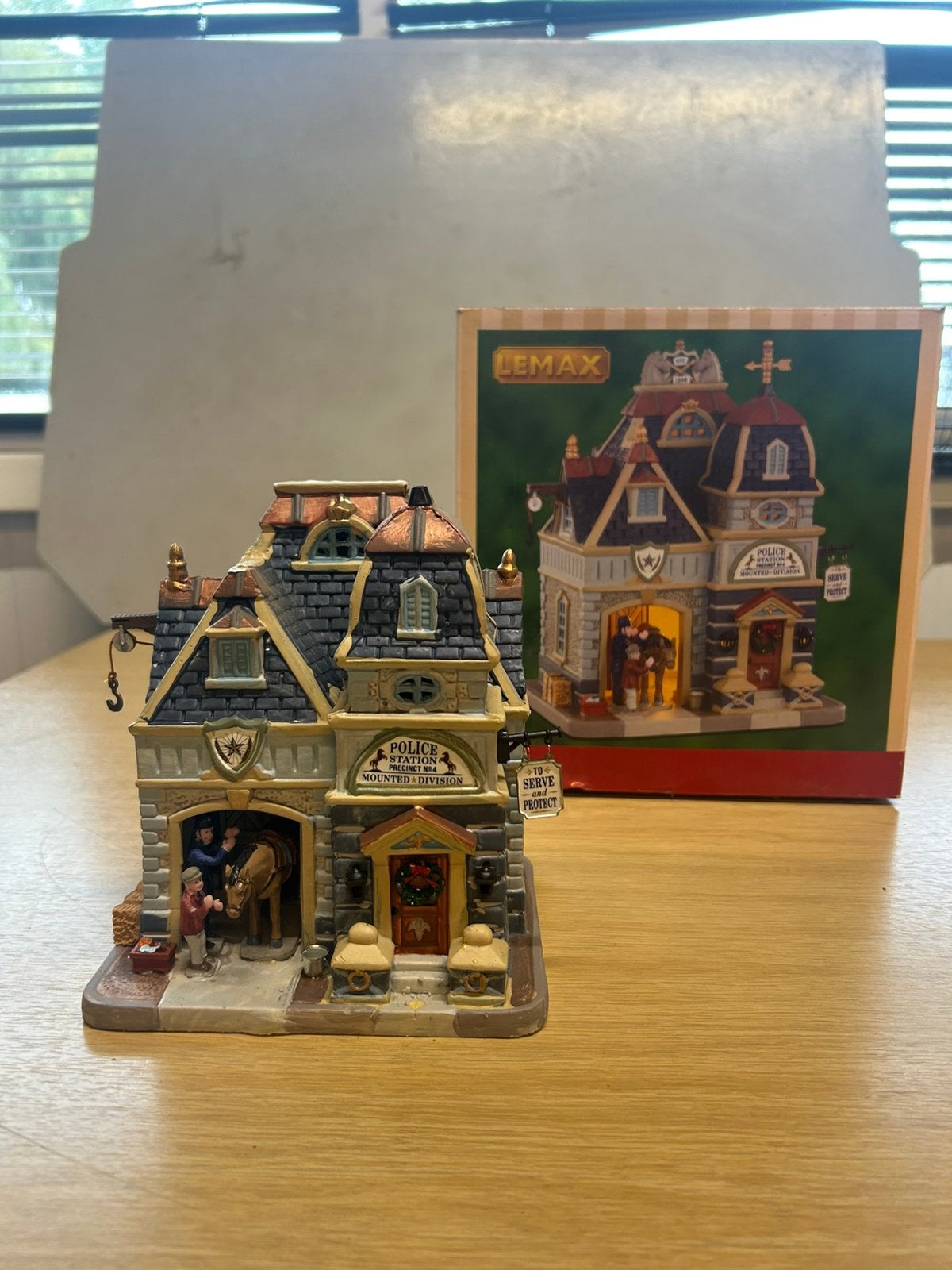 Kerstdorp huisjes Police station, Ophalen, Gebruikt