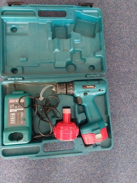 Makita, Doe-het-zelf en Verbouw, Ophalen, Gebruikt, Minder dan 400 watt, Boormachine