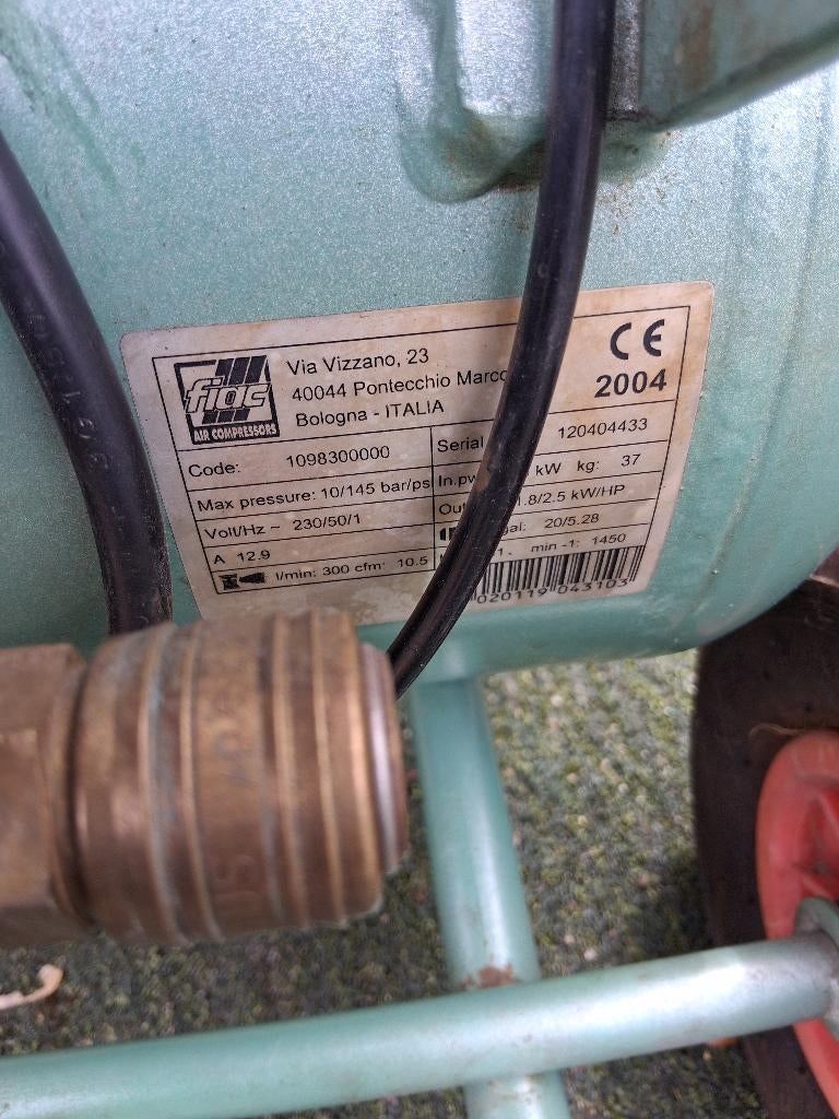 Hitachi Compressor, Doe-het-zelf en Verbouw, Compressors, Ophalen, Gebruikt, 6 tot 10 bar, Minder dan 200 liter/min
