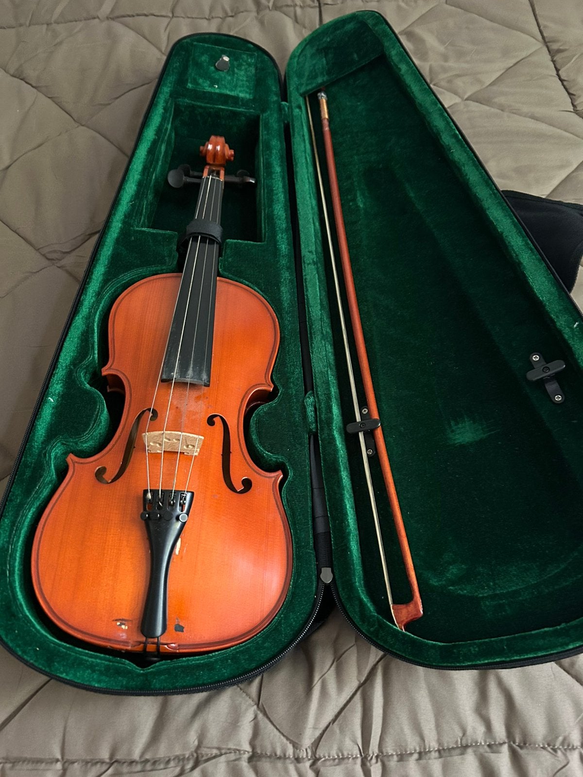 Kleine viool in koffer, Muziek en Instrumenten, Strijkinstrumenten | Violen en Altviolen, Ophalen, Zo goed als nieuw, 1/2-viool