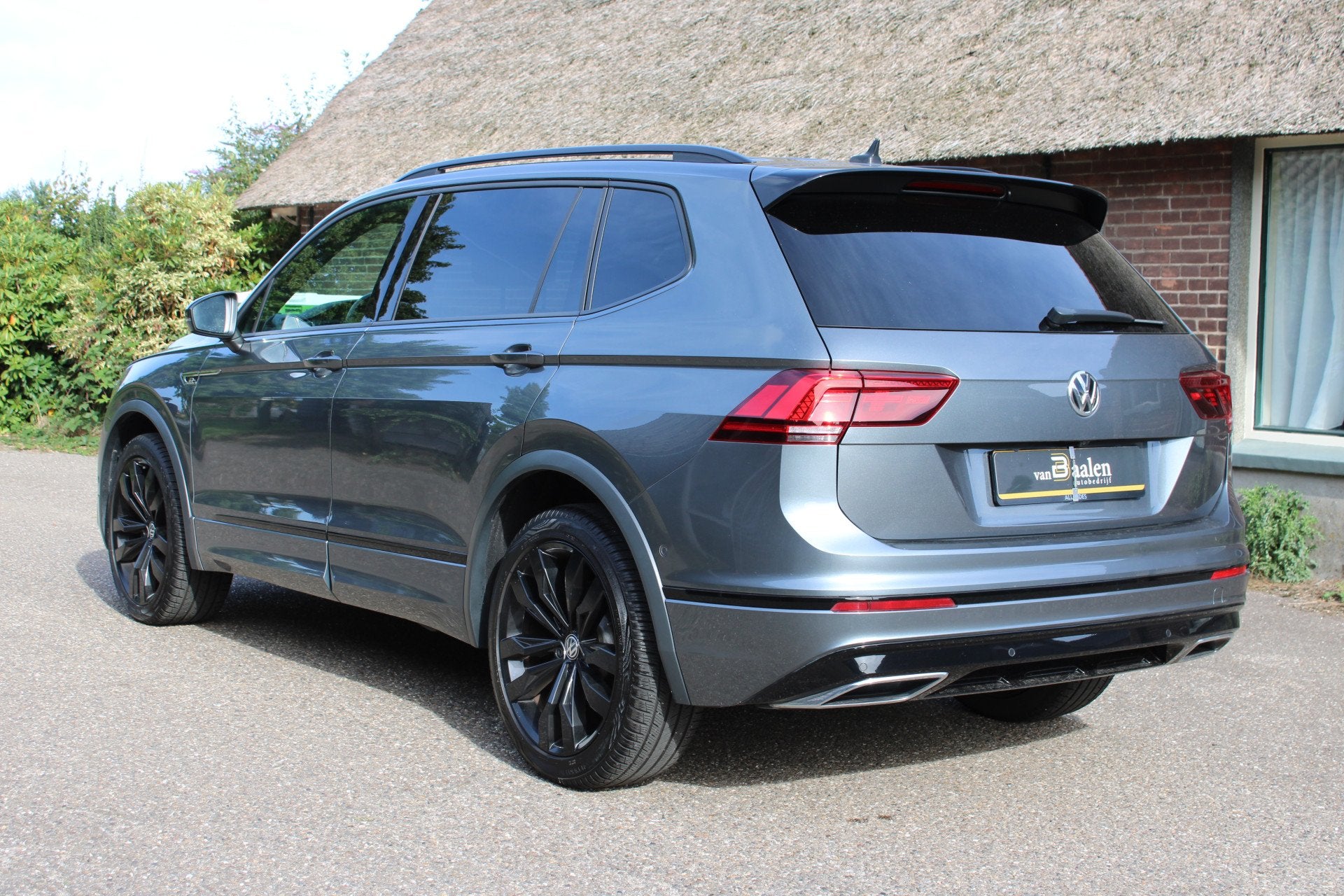 Volkswagen Tiguan Allspace 1.5 TSI Highline Business R 7PERS, Auto's, Dealer onderhouden, 150 pk, Origineel Nederlands, Bedrijf